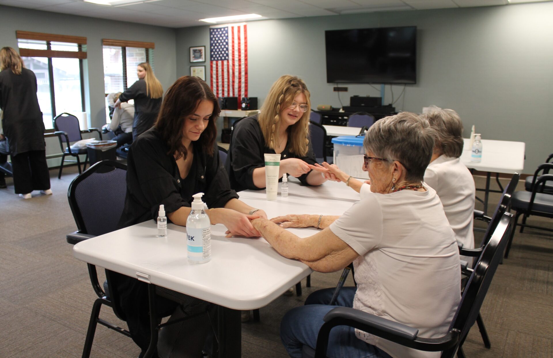 Independent Living VMP with Vici Beauty School Volunteering Students